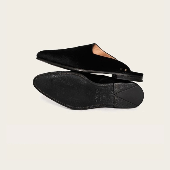 Savas The Letta Slipper in Black Calf Hair Size 37